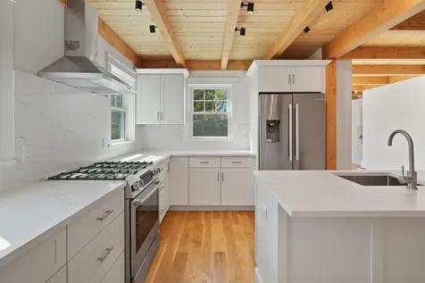 33 Vineyard Avenue Oak Bluffs MA 02557
