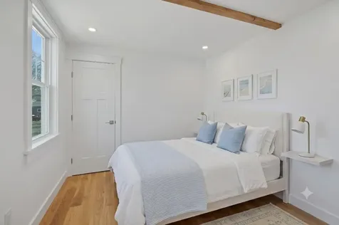 33 Vineyard Avenue Oak Bluffs MA 02557
