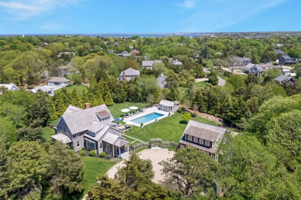 2 Noras Lane Edgartown MA 02539