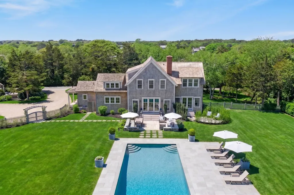 2 Noras Lane Edgartown MA 02539