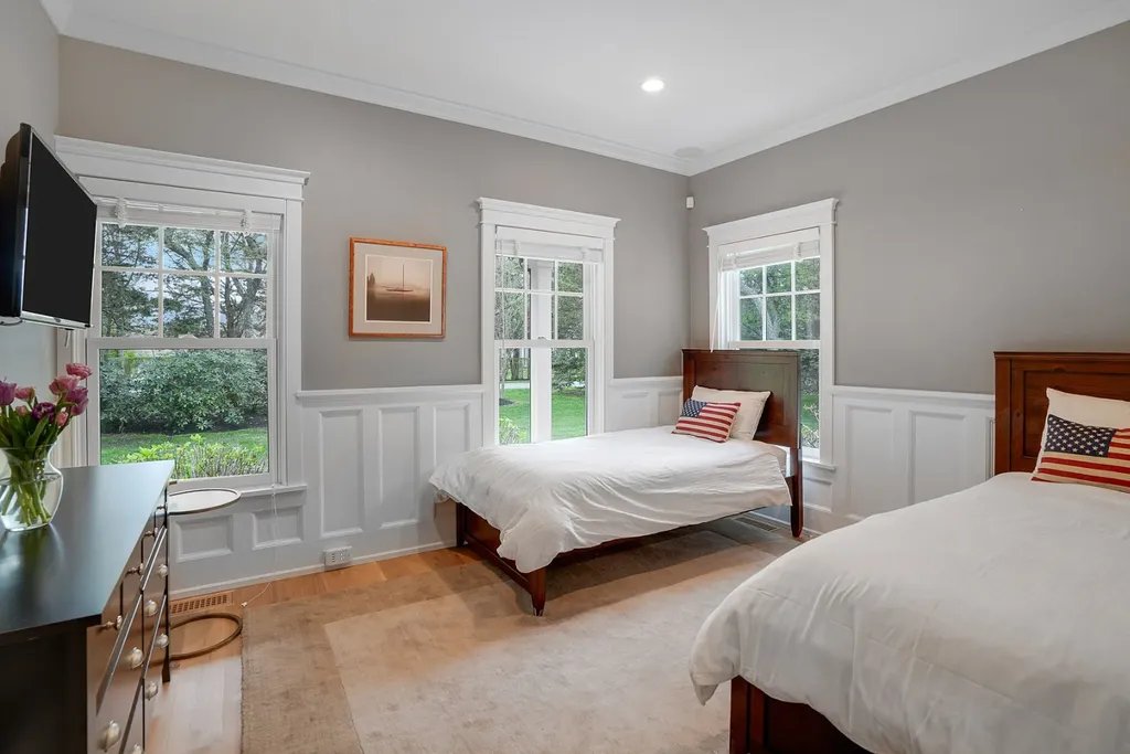 2 Noras Lane Edgartown MA 02539