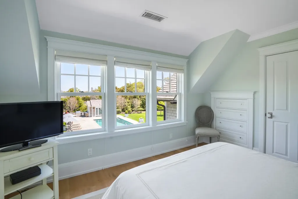 2 Noras Lane Edgartown MA 02539