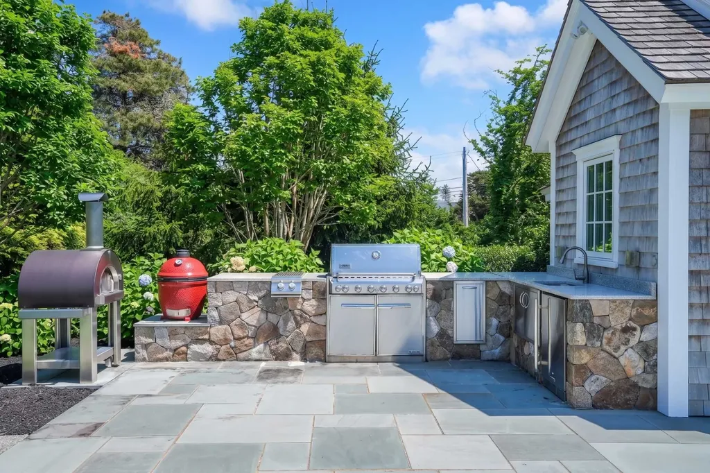 2 Noras Lane Edgartown MA 02539