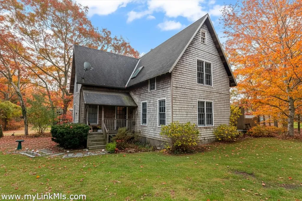 12 Wheelhouse Way Oak Bluffs MA 02557