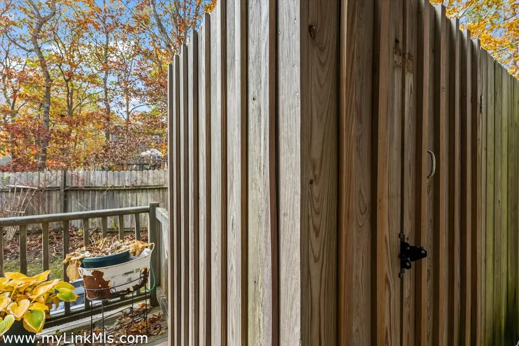 12 Wheelhouse Way Oak Bluffs MA 02557