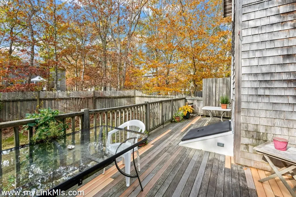 12 Wheelhouse Way Oak Bluffs MA 02557