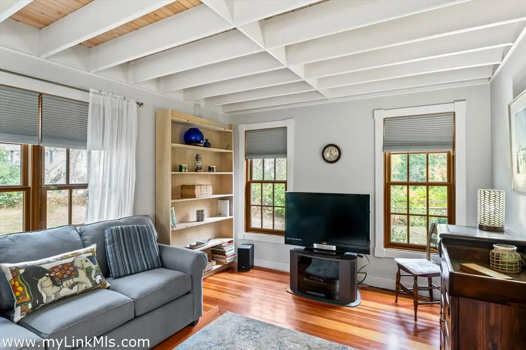 12 Wheelhouse Way Oak Bluffs MA 02557