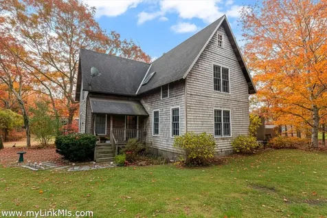 12 Wheelhouse Way Oak Bluffs MA 02557