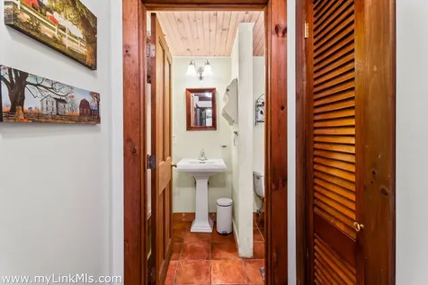 12 Wheelhouse Way Oak Bluffs MA 02557