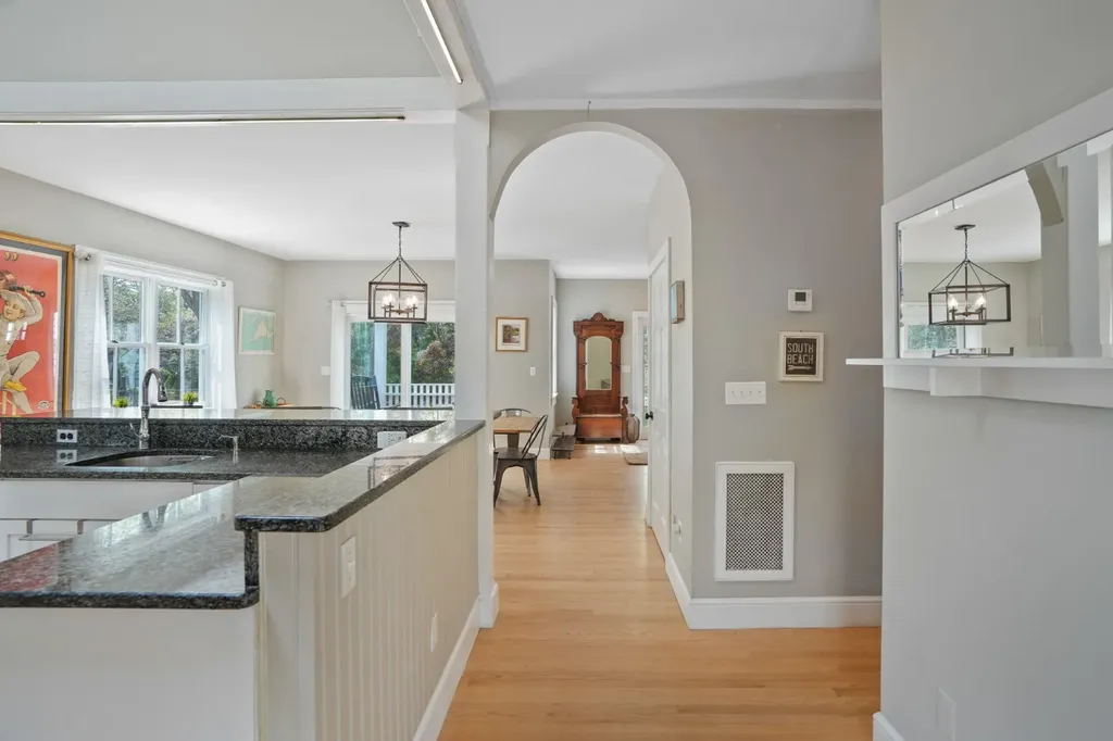 10 North Bog Road Edgartown MA 02539