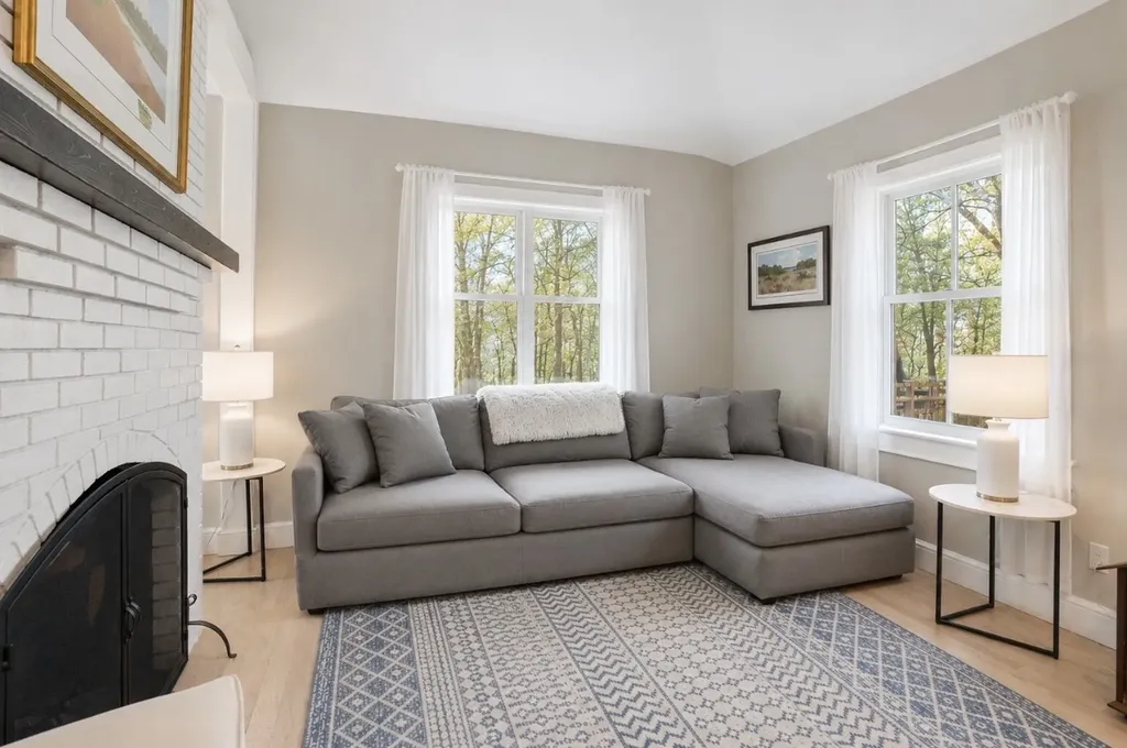 10 North Bog Road Edgartown MA 02539