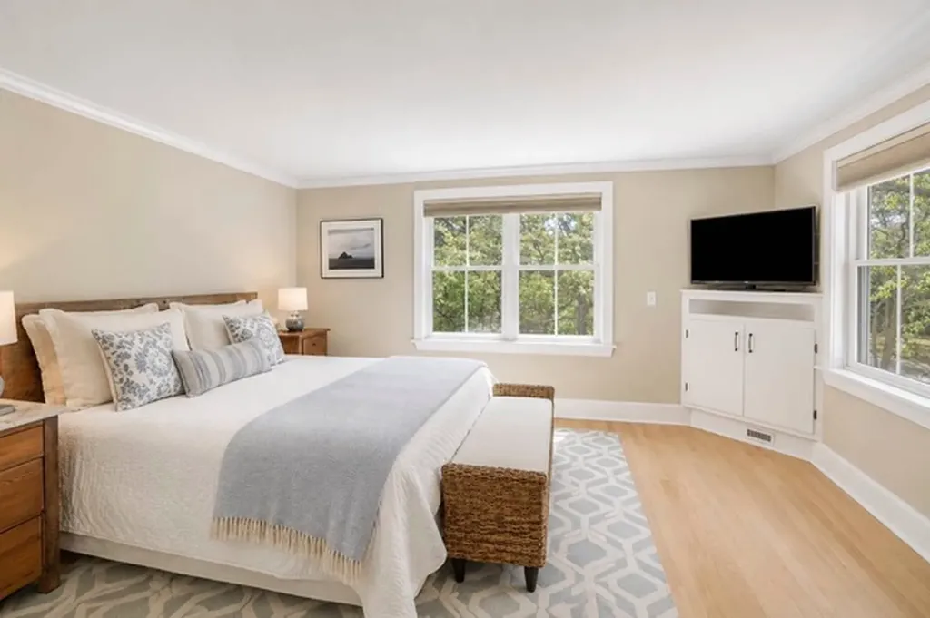 10 North Bog Road Edgartown MA 02539