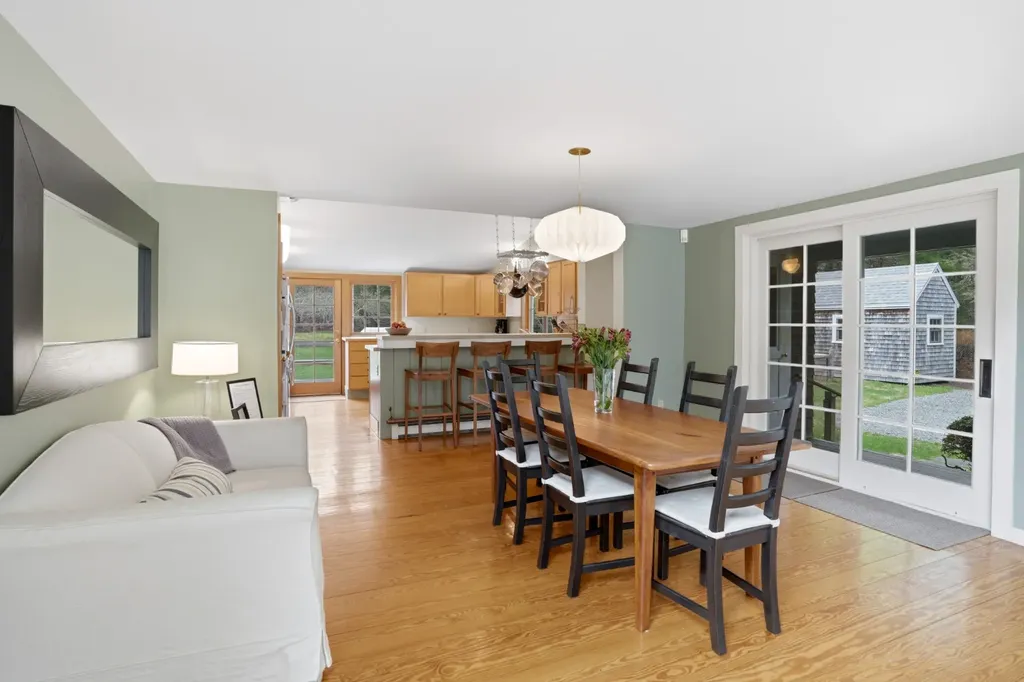 35 Nats Farm Lane West Tisbury MA 02575