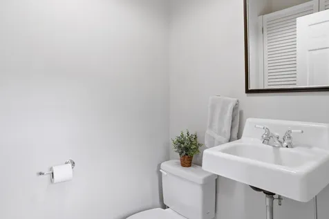 35 Nats Farm Lane West Tisbury MA 02575