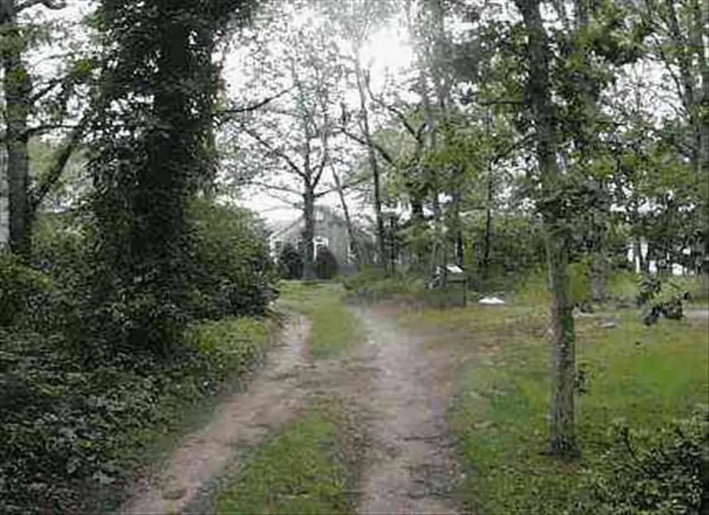 24 Vincent Way Vineyard Haven MA 02539