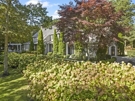 12 Plantingfield Wood Circle Edgartown MA 02539