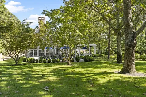 12 Plantingfield Wood Circle Edgartown MA 02539