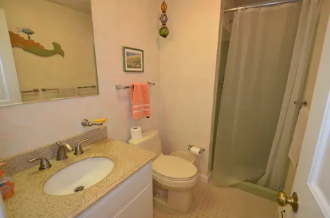 446 County Road Oak Bluffs MA 02557