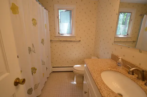 446 County Road Oak Bluffs MA 02557