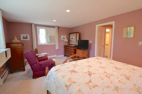 446 County Road Oak Bluffs MA 02557