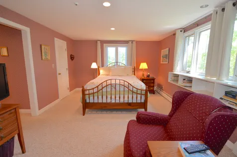 446 County Road Oak Bluffs MA 02557