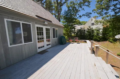446 County Road Oak Bluffs MA 02557