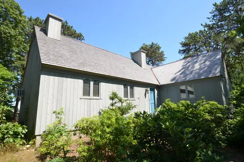446 County Road Oak Bluffs MA 02557