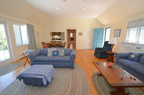446 County Road Oak Bluffs MA 02557