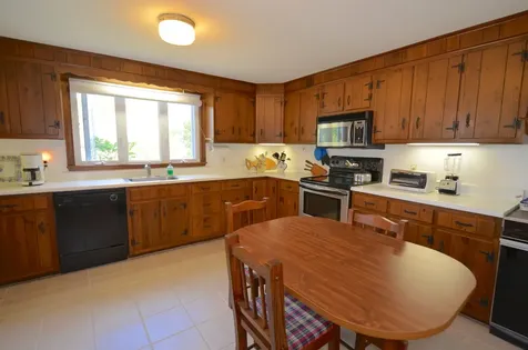 446 County Road Oak Bluffs MA 02557