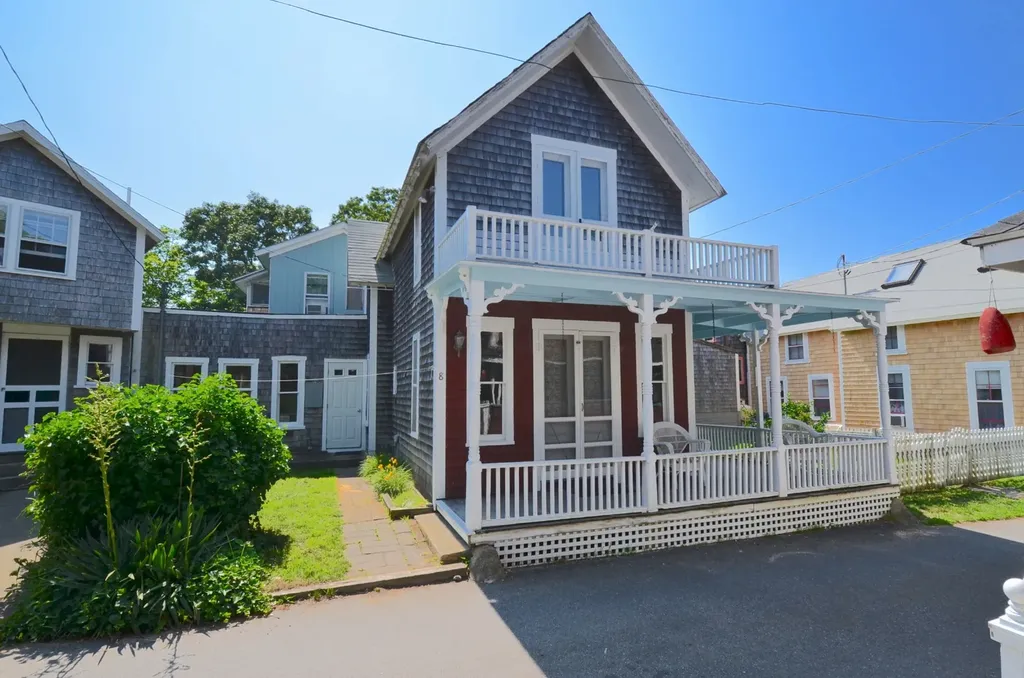 8 Rock Avenue Oak Bluffs MA 02557