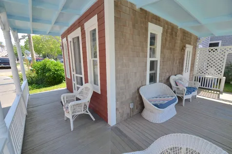 8 Rock Avenue Oak Bluffs MA 02557