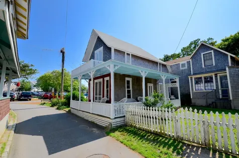 8 Rock Avenue Oak Bluffs MA 02557