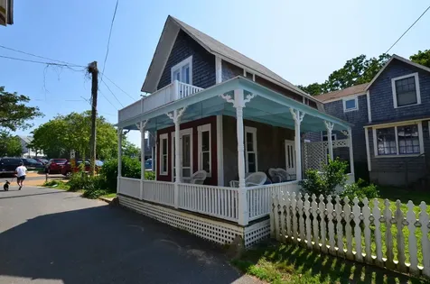 8 Rock Avenue Oak Bluffs MA 02557