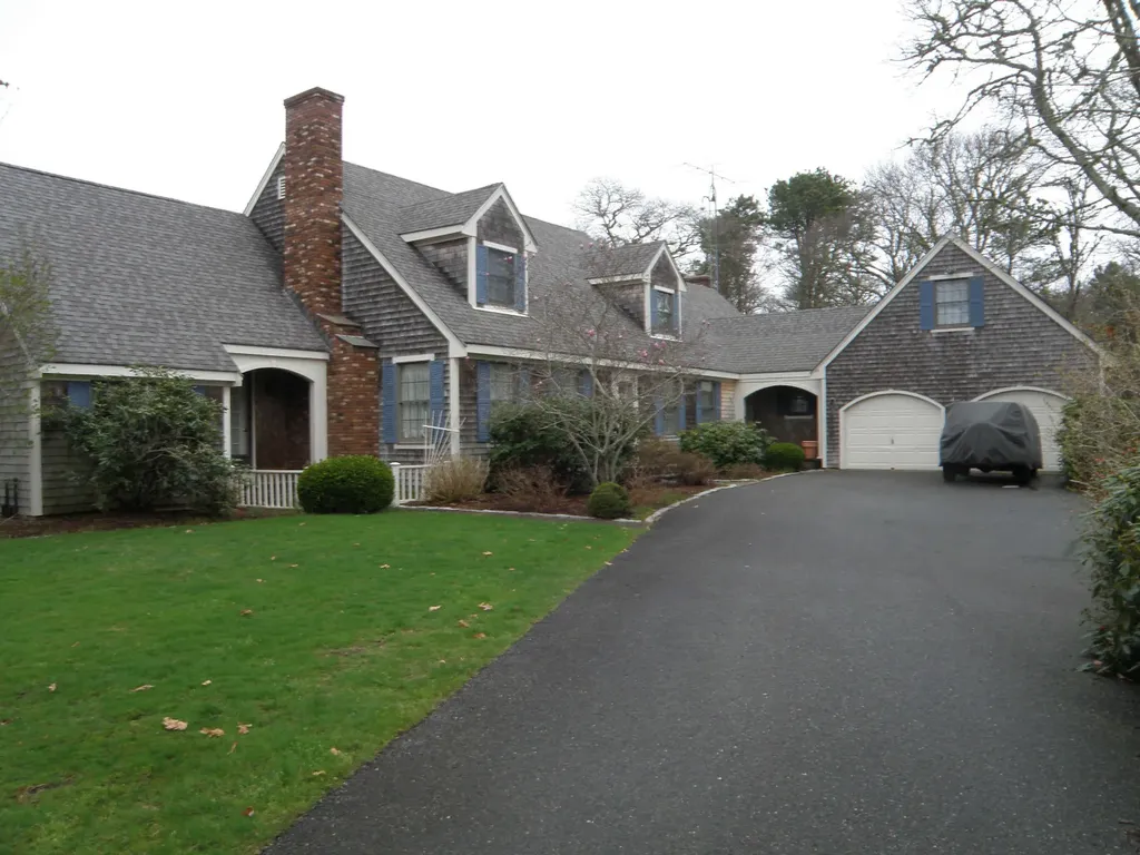 42 Witchwood Lane Edgartown MA 02539