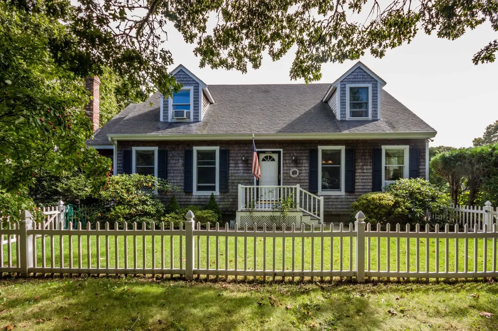 65 Anthiers Way Edgartown MA 02539
