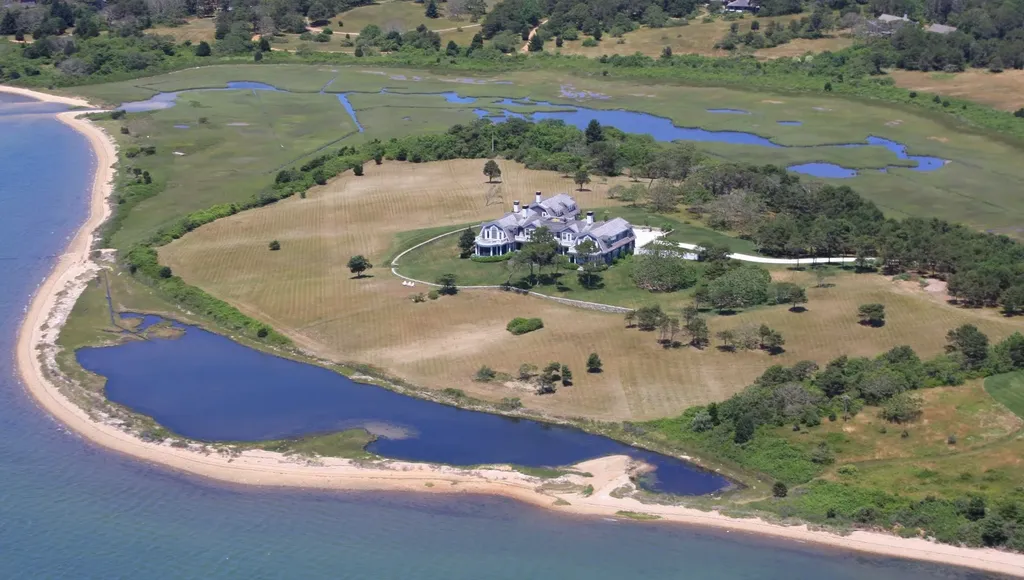 22 Lelands Path Edgartown MA 02539