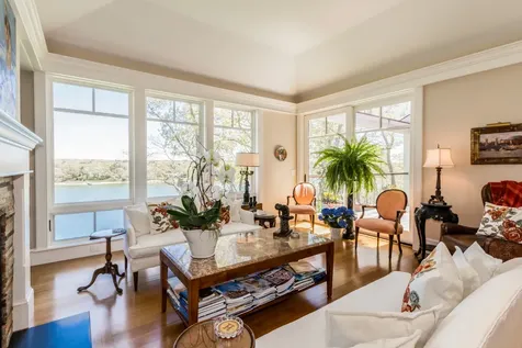 34 Pond View Way Vineyard Haven MA 02568