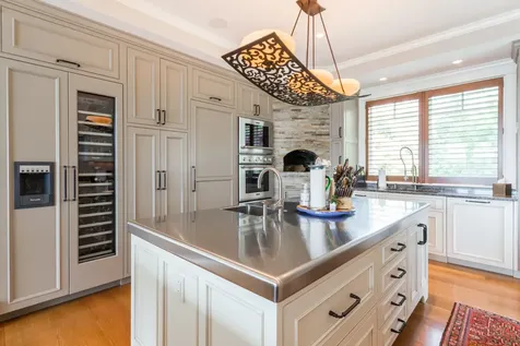 34 Pond View Way Vineyard Haven MA 02568