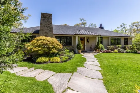 34 Pond View Way Vineyard Haven MA 02568
