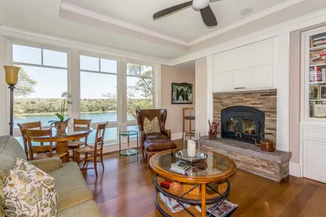 34 Pond View Way Vineyard Haven MA 02568