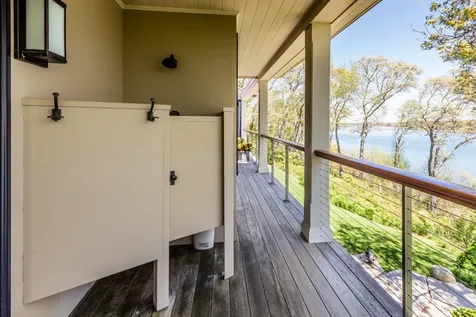 34 Pond View Way Vineyard Haven MA 02568