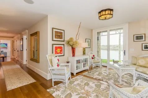 34 Pond View Way Vineyard Haven MA 02568