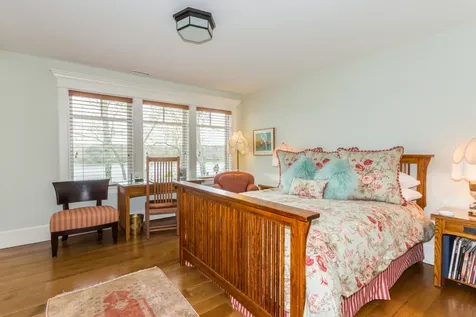 34 Pond View Way Vineyard Haven MA 02568