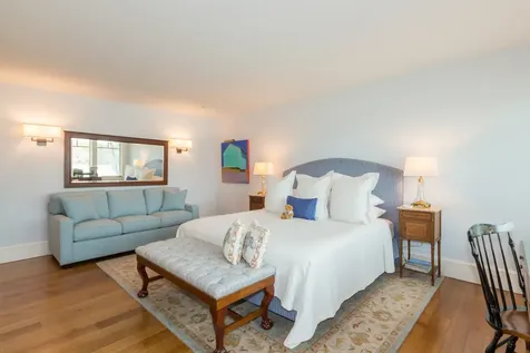 34 Pond View Way Vineyard Haven MA 02568