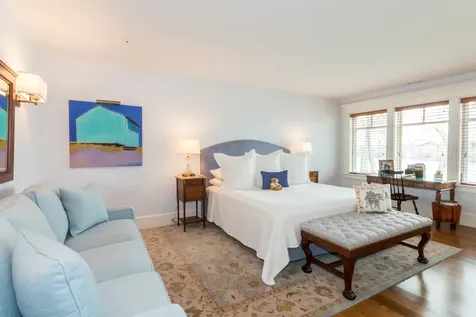 34 Pond View Way Vineyard Haven MA 02568