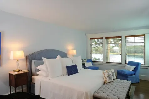 34 Pond View Way Vineyard Haven MA 02568