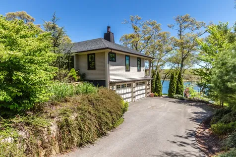 34 Pond View Way Vineyard Haven MA 02568