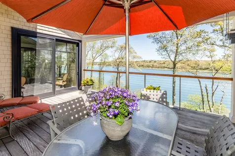 34 Pond View Way Vineyard Haven MA 02568