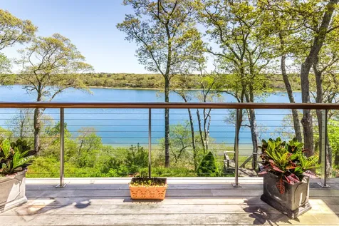 34 Pond View Way Vineyard Haven MA 02568