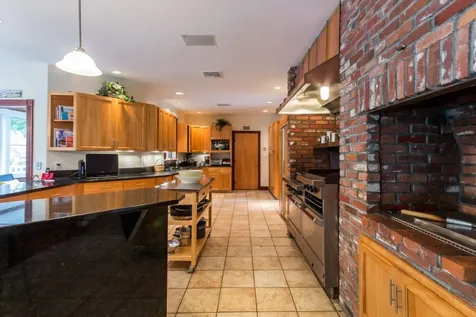74 Pond Road West Tisbury MA 02575